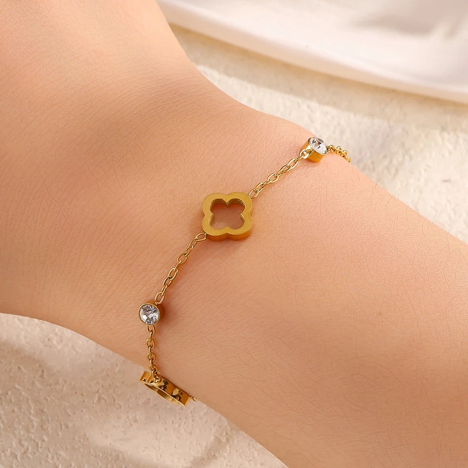 Elegant Hollow Clover Bracelet with Zirconia